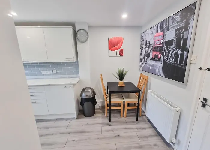 Westfield 2 Bedroom Apartment - Edinburgh