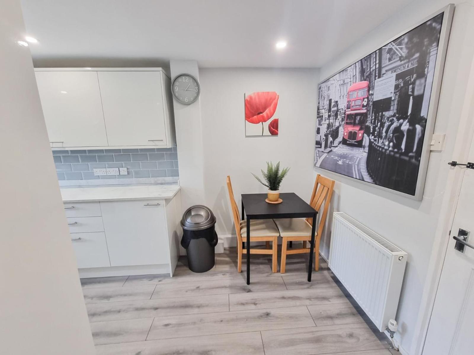 Westfield 2 Bedroom - Apartment *