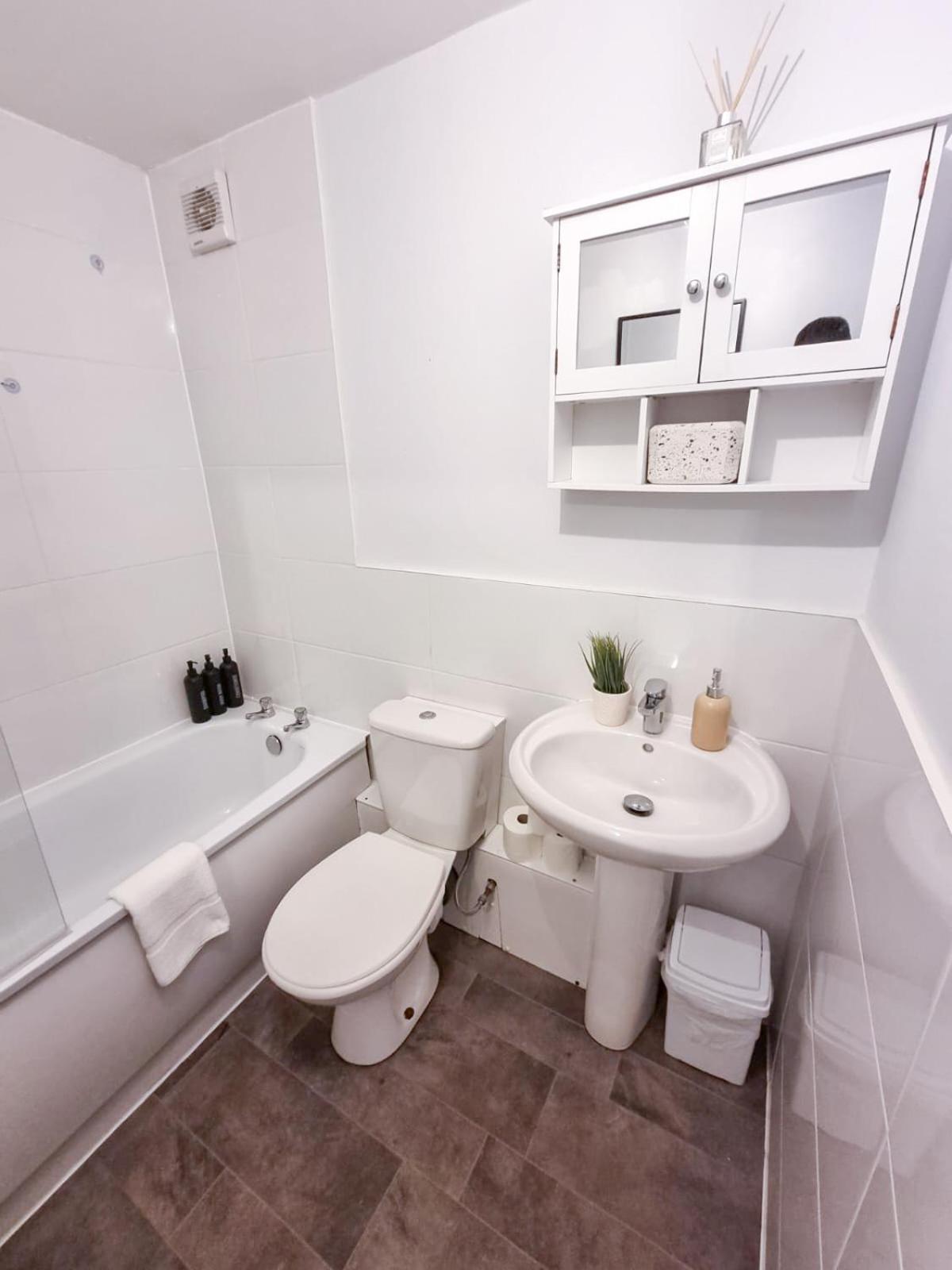 Westfield 2 Bedroom - Apartment *
