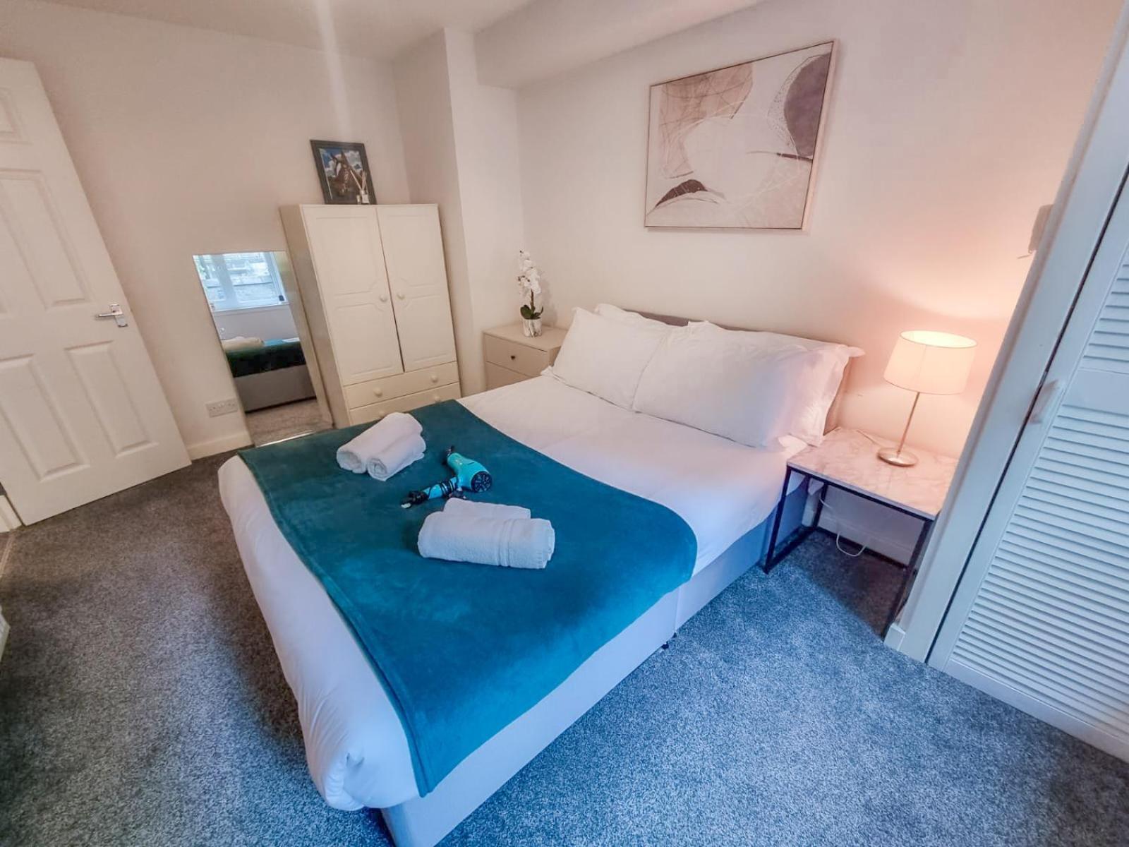 Apartment Westfield 2 Bedroom - *