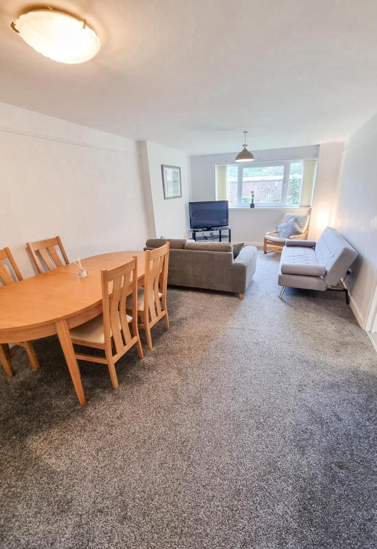 Westfield 2 Bedroom - Edinburgh
